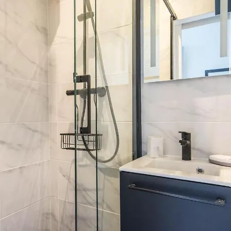 Apartament Au Pied De La Tour Eiffel Paryż